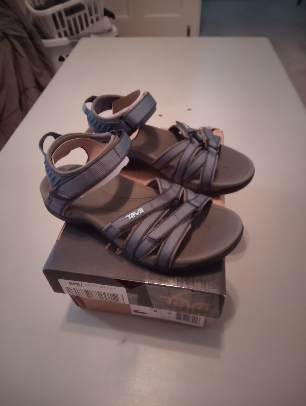 BNIB WOMENS TEVA TIRRA SANDLES
